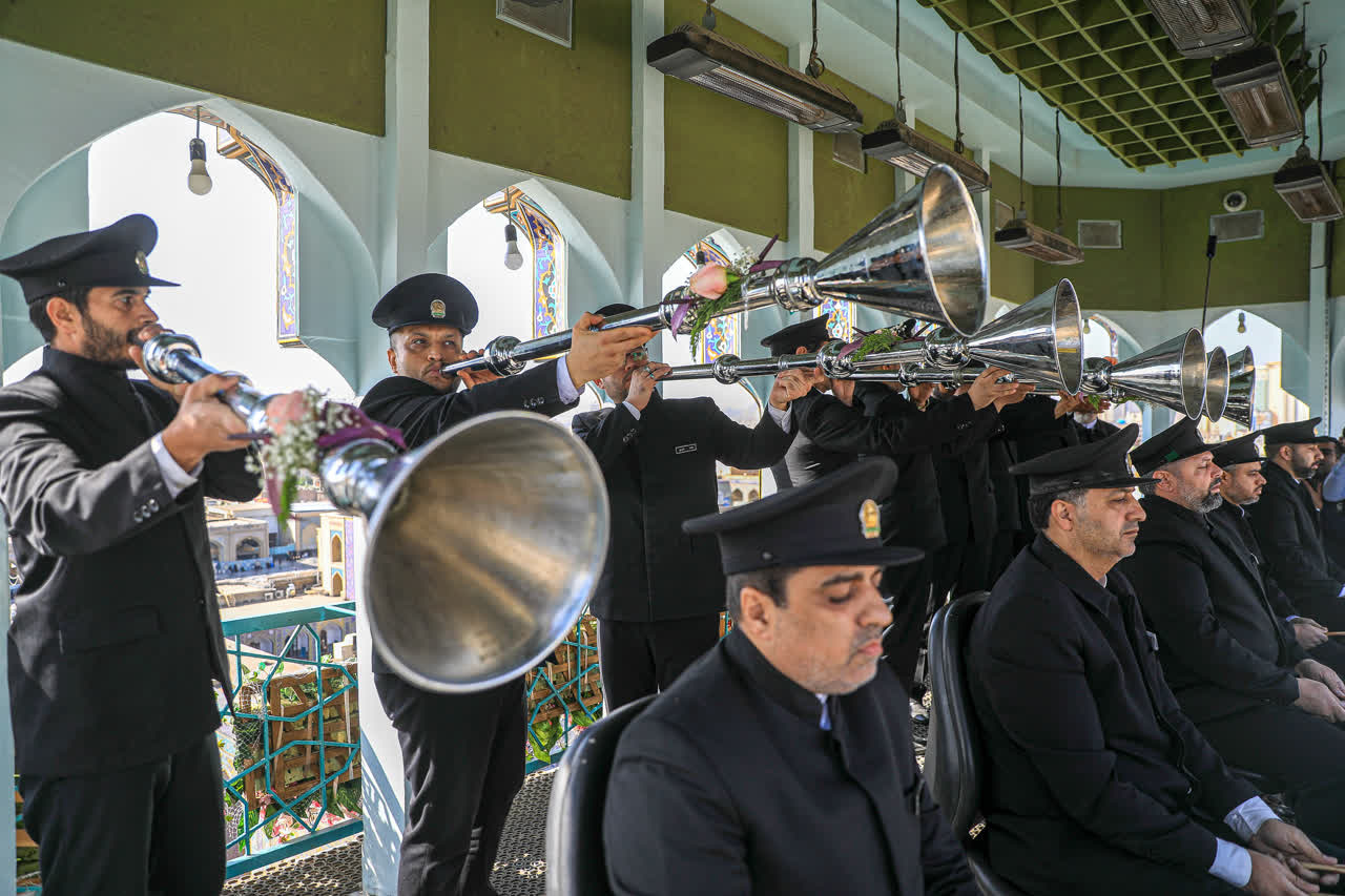 ندای میلاد خورشید خراسان با نوای نقاره‌ها در حرم مطهر رضوی طنین‌انداز شد