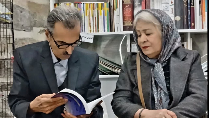 پنج جلد کتاب ارزشمند به موزه انجدان اهدا شد