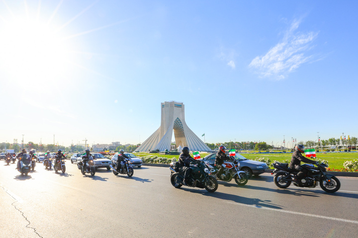 رالی تور گردشگری موتورسیکلت در محکومیت حمله به میراث فرهنگی و اماکن تاریخی ایران آغاز شد