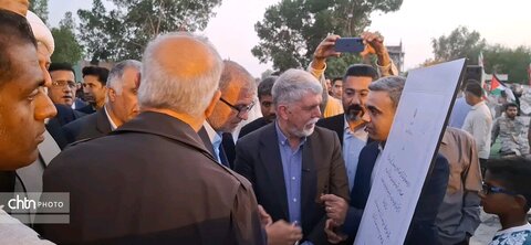 رونمایی از لوح ثبت ملی مدرسه شجره طیبه میناب