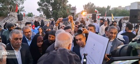 رونمایی از لوح ثبت ملی مدرسه شجره طیبه میناب