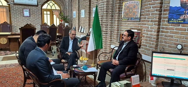 بررسی ایجاد شهرک صنایع‌دستی و جشنواره ملی سفال در کوزه‌کنان/ تأکید بر آموزش، تأمین مواد اولیه و ساماندهی تعاونی‌ها