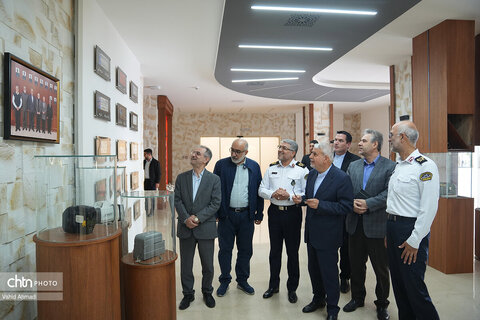 حضور وزیر در شهرک آزمایش