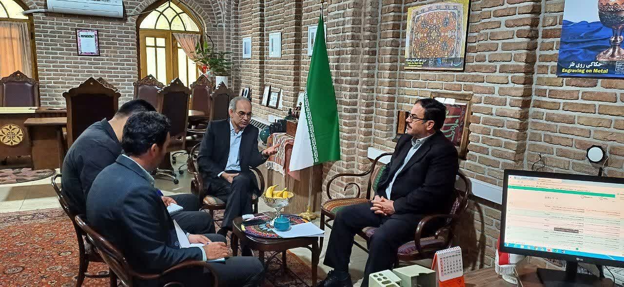 بررسی ایجاد شهرک صنایع‌دستی و جشنواره ملی سفال در کوزه‌کنان/ تأکید بر آموزش، تأمین مواد اولیه و ساماندهی تعاونی‌ها