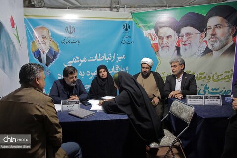 راه‌اندازی «میز ارتباطات مردمی مدیران دستگاه‌های اجرایی قم» با حضور استاندار در موکب «جان من، ایران من»