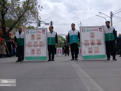 حضور پرشور کارکنان اداره‌کل میراث‌فرهنگی، گردشگری و صنایع‌دستی استان زنجان در آیین تشییع پیکر مطهر  شهید تقی حاتمی و شهید حسین زارعی