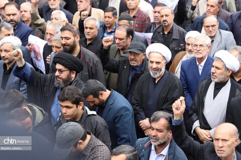 حضور پرشور کارکنان اداره‌کل میراث‌فرهنگی، گردشگری و صنایع‌دستی استان زنجان در آیین تشییع پیکر مطهر  شهید تقی حاتمی و شهید حسین زارعی