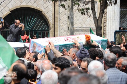 حضور پرشور کارکنان اداره‌کل میراث‌فرهنگی، گردشگری و صنایع‌دستی استان زنجان در آیین تشییع پیکر مطهر  شهید تقی حاتمی و شهید حسین زارعی