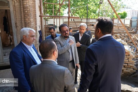 بازدیدمیدانی  مدیرکل میراث فرهنگی گردشگری و صنایع دستی خراسان رضوی به همراه شهردار منطقه ثامن از روند مرمت خانه های تاریخی مشهد