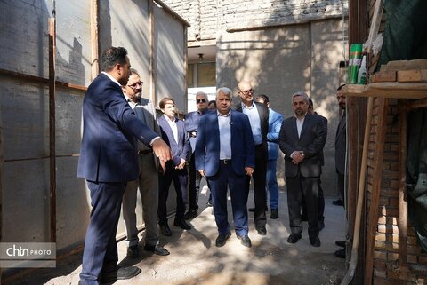بازدیدمیدانی  مدیرکل میراث فرهنگی گردشگری و صنایع دستی خراسان رضوی به همراه شهردار منطقه ثامن از روند مرمت خانه های تاریخی مشهد