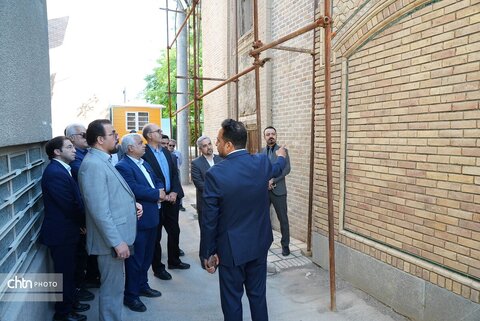 بازدیدمیدانی  مدیرکل میراث فرهنگی گردشگری و صنایع دستی خراسان رضوی به همراه شهردار منطقه ثامن از روند مرمت خانه های تاریخی مشهد
