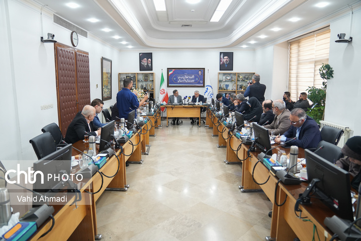 نشست مشترک وزیر میراث‌فرهنگی، گردشگری و صنایع‌دستی با رئیس و معاونان جهاد دانشگاهی