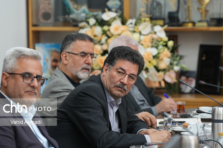 نشست مشترک وزیر میراث‌فرهنگی، گردشگری و صنایع‌دستی با رئیس و معاونان جهاد دانشگاهی
