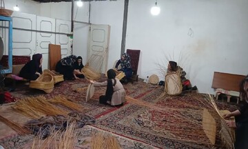 بهره‌گیری از ظرفیت شهرستان‌های همجوار برای جهش در تولید و فروش صنایع‌دستی