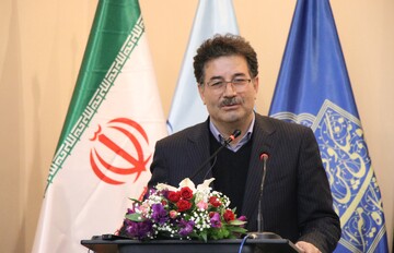 معلم، آینه فرهنگ و اندیشه، معمارآگاهی و سازنده آینده است