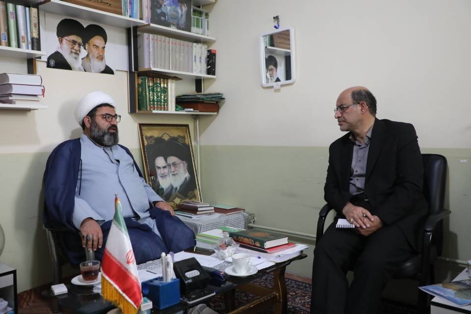 آموزش صنایع‌دستی و شناسایی هنرمندان فعال در شهرستان انگوت پیگیری می‌شود/ نقش مهم برای اشتغالزایی و کمک به معیشت مردم