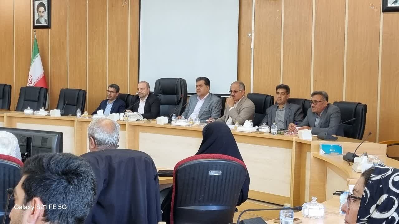 نشست هم‌اندیشی معاونت اقتصادی استاندار کهگیلویه و بویراحمد با فعالان گردشگری و صنایع‌دستی استان برگزار شد