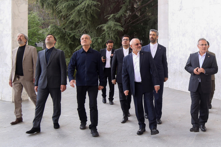 بازدید پزشکیان از کاخ سعدآباد