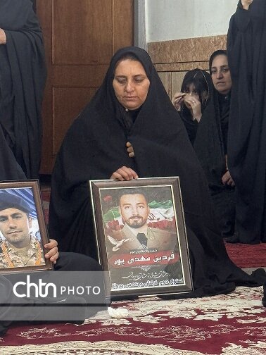 دیدار و تفقد مدیرکل میراثفرهنگی خوزستان از خانواده شهید والامقام «فردین مهدیپور»