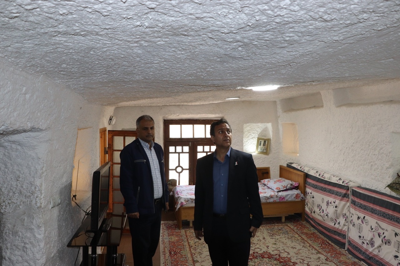 لزوم رعایت حداکثری ضوابط حفاظتی روستای جهانی کندوان/ بومگردیها دروازه گشایش گردشگری در روستاهای جهانی و هدف گردشگری/ کانونی برای بازتولید فرهنگ و سنتهای یک منطقه