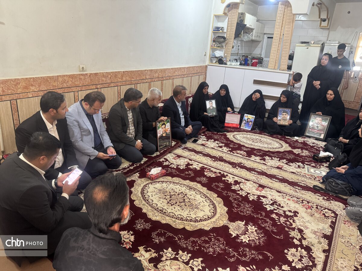 دیدار و تفقد مدیرکل میراث‌فرهنگی خوزستان از خانواده شهید والامقام «فردین مهدی‌پور»