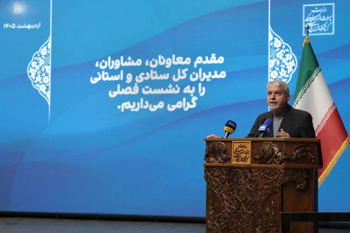 «جنگ رمضان» با وجود خسارت‌ها، «انقلاب معرفتی» و انسجام ملی برای ایران خلق کرد/ مدیران وزارتخانه برای جهش گردشگری در پساجنگ آماده باشند