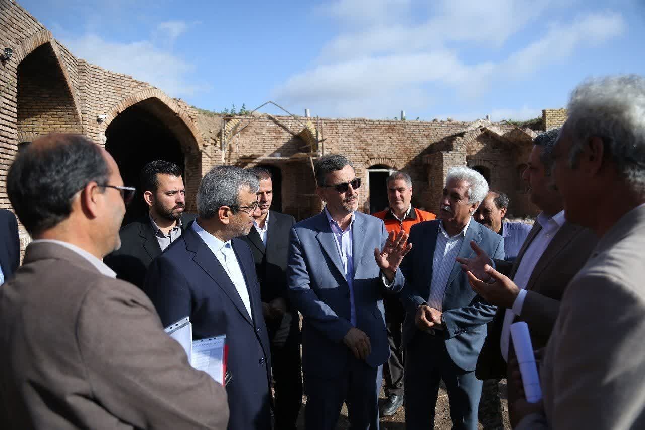 بازدید استاندار خراسان رضوی از پروژه بازسازی کاروانسرای تاریخی رباط کامه در تربتحیدریه