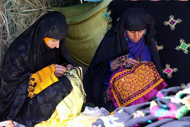 بازارچه فروش صنایعدستی و محصولات بومی در روستای نامزد ثبت جهانی درک برپا میشود بازارچه فروش صنایعدستی و محصولات بومی در روستای نامزد ثبت جهانی درک برپا میشود