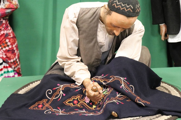 موزه رشتی دوزی