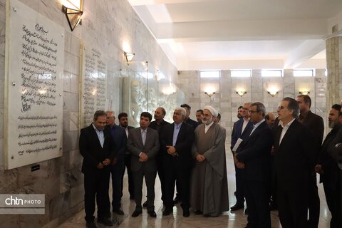 حضور میدانی استاندار خراسان رضوی و معاونین در دومین جلسه کارگروه احیاء توس در آرامگاه فردوسی