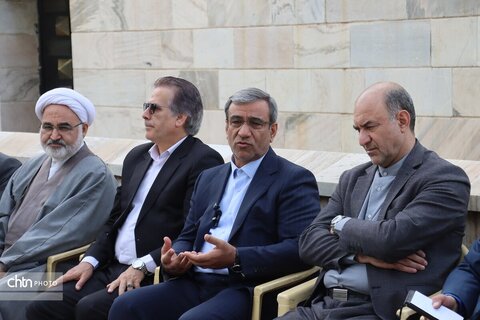 حضور میدانی استاندار خراسان رضوی و معاونین در دومین جلسه کارگروه احیاء توس در آرامگاه فردوسی