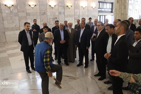 حضور میدانی استاندار خراسان رضوی و معاونین در دومین جلسه کارگروه احیاء توس در آرامگاه فردوسی
