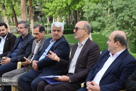 حضور میدانی استاندار خراسان رضوی و معاونین در دومین جلسه کارگروه احیاء توس در آرامگاه فردوسی