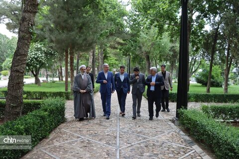 حضور میدانی استاندار خراسان رضوی و معاونین در دومین جلسه کارگروه احیاء توس در آرامگاه فردوسی