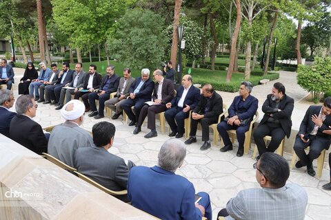 حضور میدانی استاندار خراسان رضوی و معاونین در دومین جلسه کارگروه احیاء توس در آرامگاه فردوسی