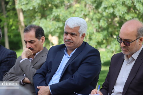 حضور میدانی استاندار خراسان رضوی و معاونین در دومین جلسه کارگروه احیاء توس در آرامگاه فردوسی