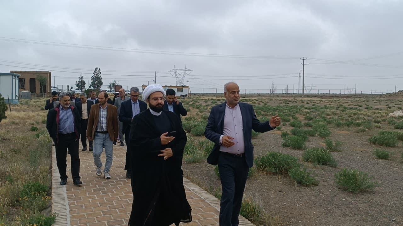 بازدید اعضای شورای اداری شهرستان فریمان از پایگاه ملی میراثفرهنگی سنگبست