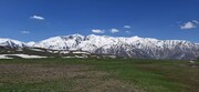 اردیبهشت و رخت سپید برف بر تن کوههای البرز مرکزی در الموت