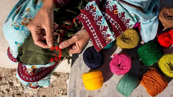 راهاندازی کارگاههای سوزندوزی با هدف حمایت از زنان کارآفرین روستایی شهرستان فنوج راهاندازی کارگاههای سوزندوزی با هدف حمایت از زنان کارآفرین روستایی شهرستان فنوج