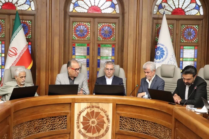 مصوبات ستاد تسهیل در حوزه گردشگری لازم‌الاجرا است/ تاکید معاون استاندار نسبت به حمایت مالیاتی از هتل‌داران