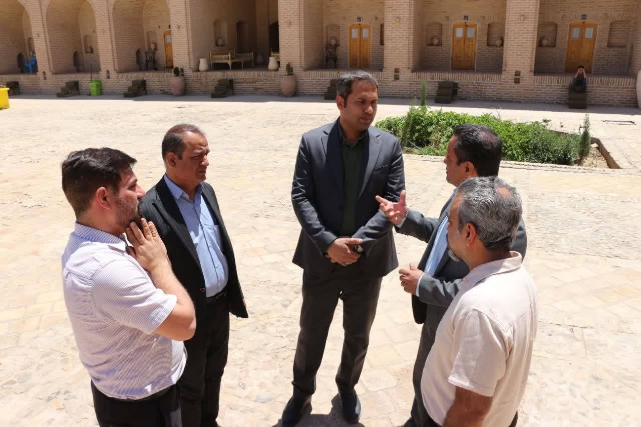 تأکید بر رفع موانع سرمایه‌گذاری گردشگری در بازدید مسئولان از پروژه‌های عقدا