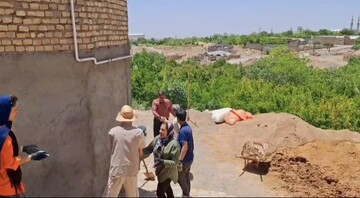 هم‌افزایی مسئولان و نیروهای جهادی برای احیای هویت تاریخی در روستای دستجرد