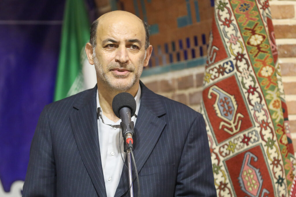 خانه ورنی اصلاندوز مرکزی برای توسعه و ترویج صنایع‌دستی است/ آموزش و ایجاد اشتغال هم‌سو با شعار سال در ساختمان صنایع‌دستی اصلاندوز ادامه دارد
