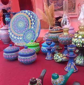شبستر رتبه برتر استان در جذب تسهیلات مشاغل خانگی در سال گذشته/ بیش از ۱۵ میلیارد تومان اعتبار برای توسعه صنایع‌دستی تخصیص یافت/ همکاری نهادهای حمایتی زمینه اشتغال پایدار هنرمندان شهرستان را فراهم می‌کند