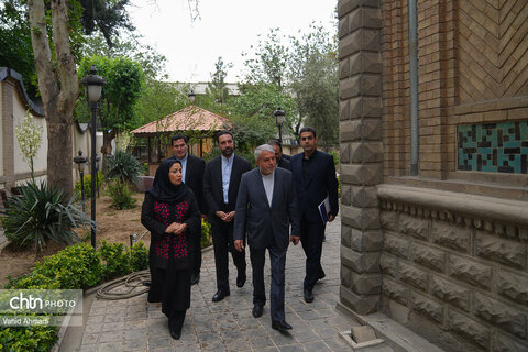بازدید وزیر از مرکز میراث ناملموس تهران