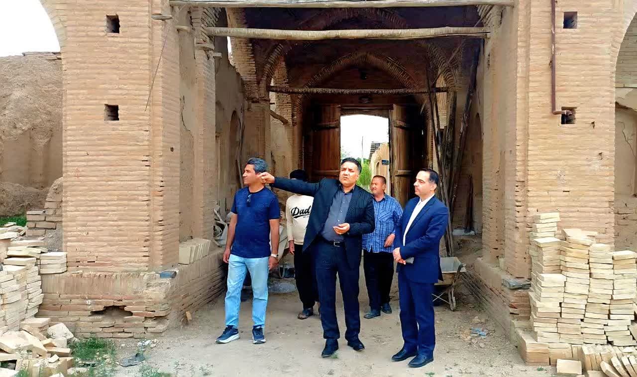 بازدید رئیس سازمان مدیریت و برنامه‌ریزی از ظرفیت‌های شاخص گردشگری فراهان