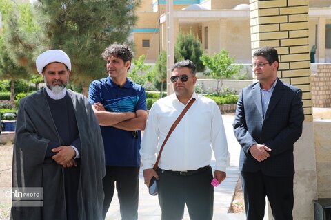 تور تفریحی ـ توریستی برداشت گل‌محمدی ویژه کارکنان اداره‌کل میراث‌فرهنگی