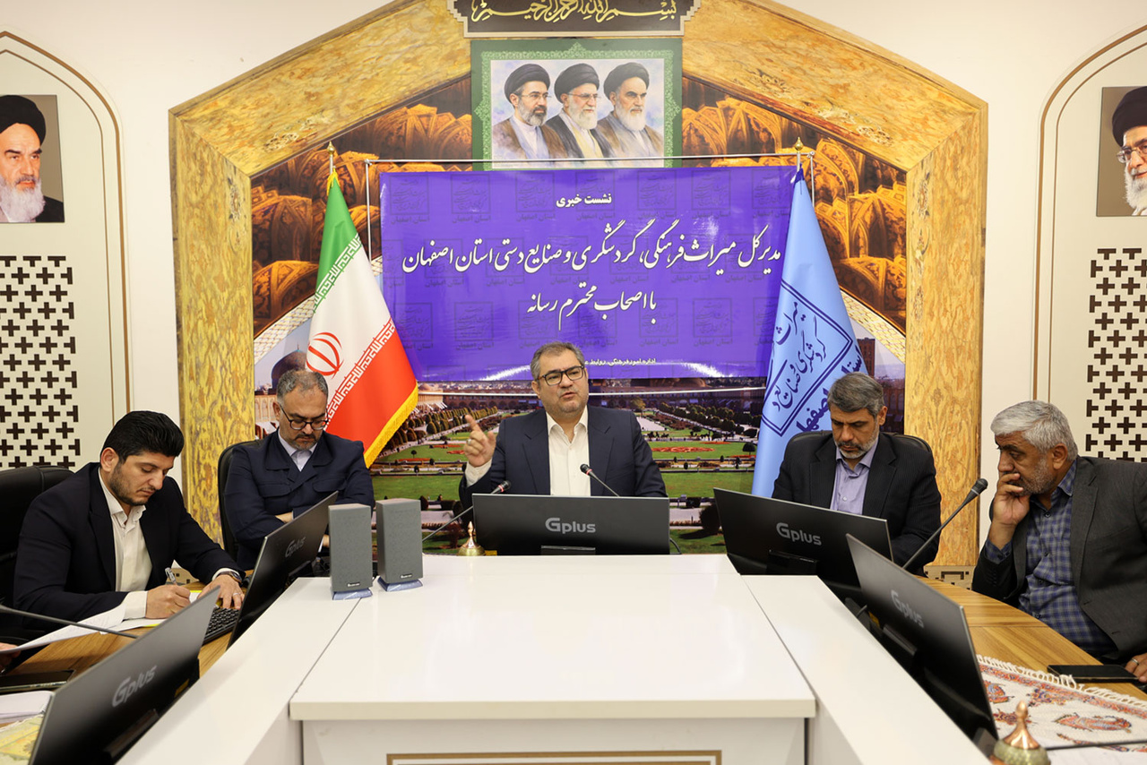 صدور سند مالکیت عالی‌قاپو و هشت‌بهشت به نام میراث فرهنگی/ اختصاص بودجه ۱۴۰۰ میلیارد تومانی برای موزه ریسباف اصفهان