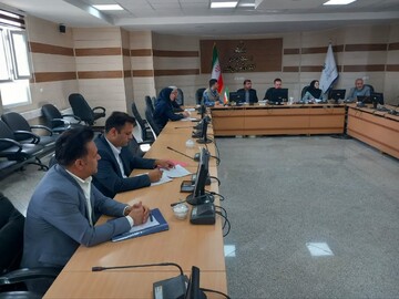 جلسه کارگروه اشتغال و سرمایه‌گذاری زرندیه با محور بررسی تسهیلات مشاغل خانگی و تبصره ۱۵ سال ۱۴۰۴ برگزار شد