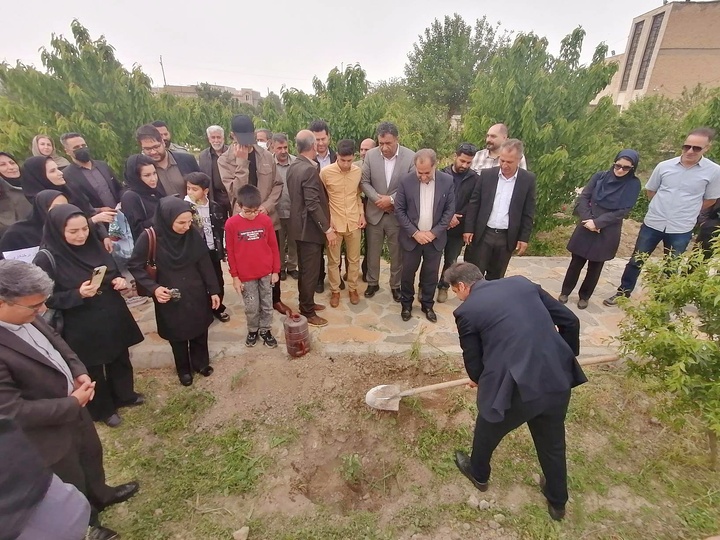 برگزاری مراسم درختکاری در معبد آناهیتای به مناسبت هفته میراث‌فرهنگی
